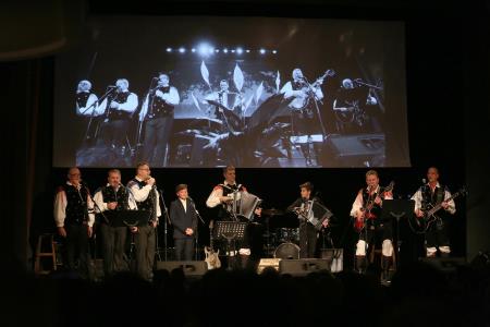 KONCERT ANSAMBLA JELEN 37 FOTO LJUBO VUKELIČ